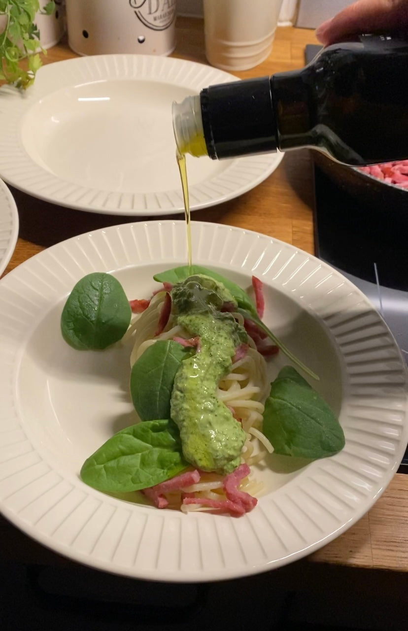 Recette de pâtes au pesto de feta et épinards 🌱